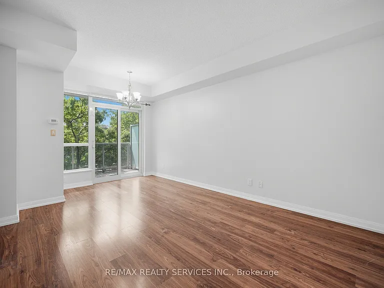 151 Village Green Sq #206 — Photo 14