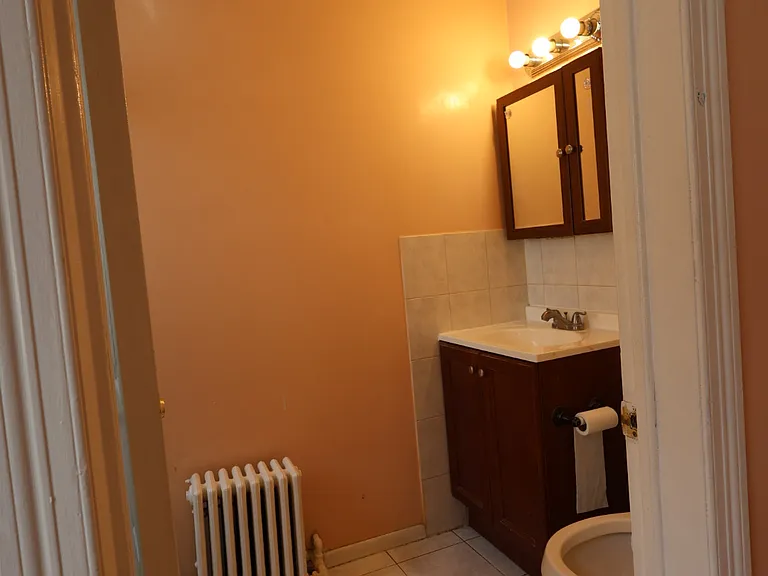 5048 W Henderson St #B — Photo 6