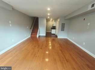 617 N 11th St #3F, Philadelphia, PA 19123