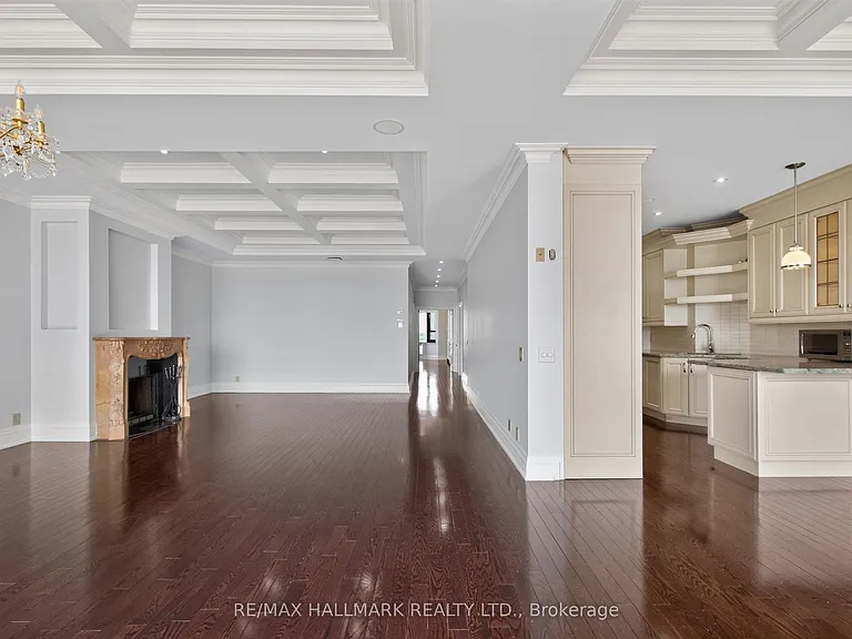 1166 Bay St #Penthouse 1 — Photo 13