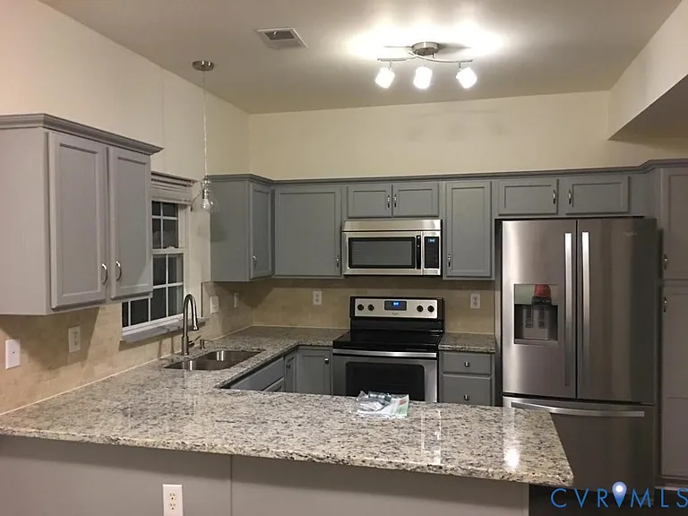 2808 Queensland Dr — Photo 7
