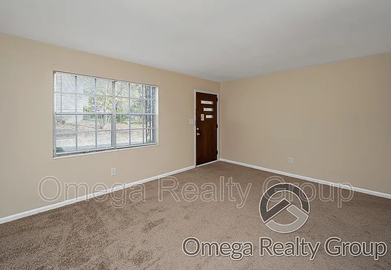 2020 High School Rd #A — Photo 5