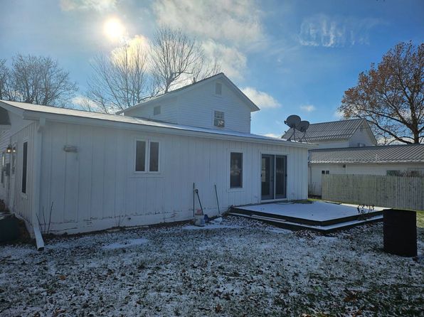 225 E Cherry St, Kirkwood, IL 61447