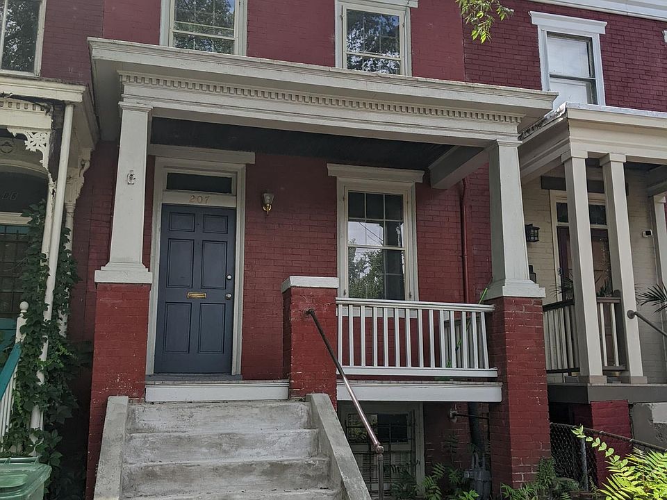 1st image of 207 W Clay St