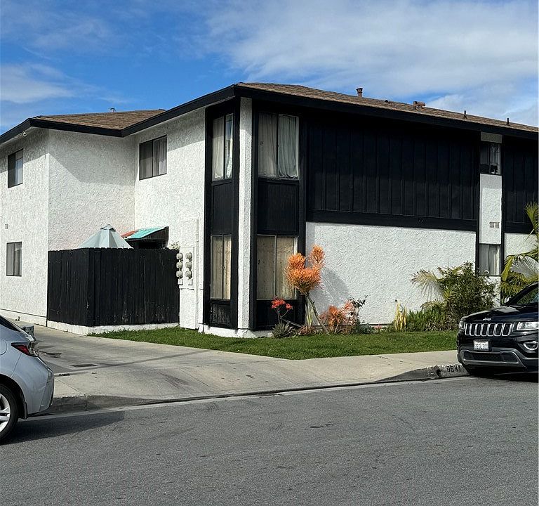 1st image of 9539 Oak St