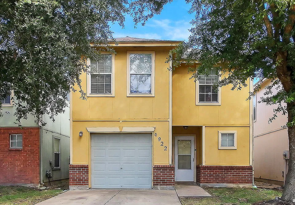 4922 N Cancun Dr