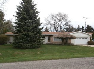 920 Riverlane Dr, Owosso, MI 48867