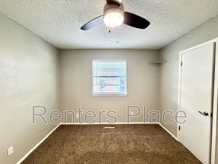 313 N Cedar St — Photo 15