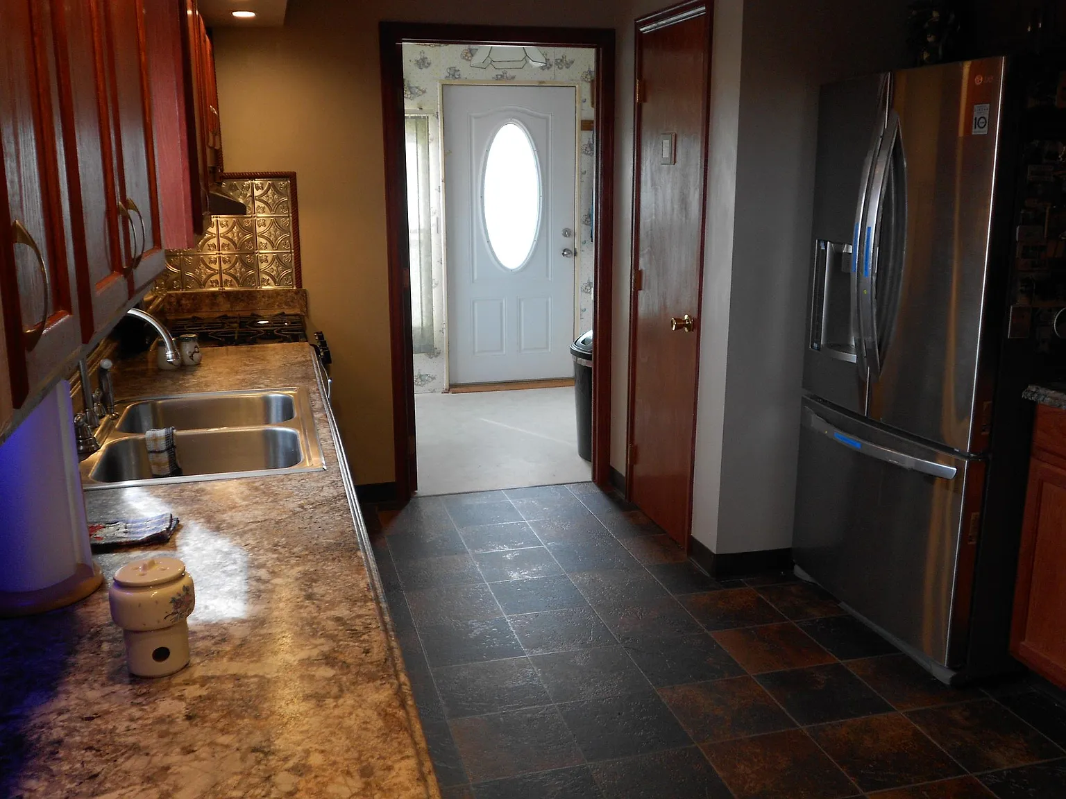 1501 Grove Ave — Photo 3