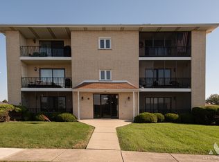 17037 Grissom Dr APT 2S, Tinley Park, IL 60477