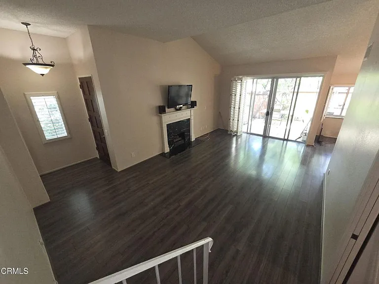 204 Cordova St — Photo 6
