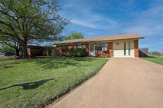 1st image of 2718 Mimosa Dr