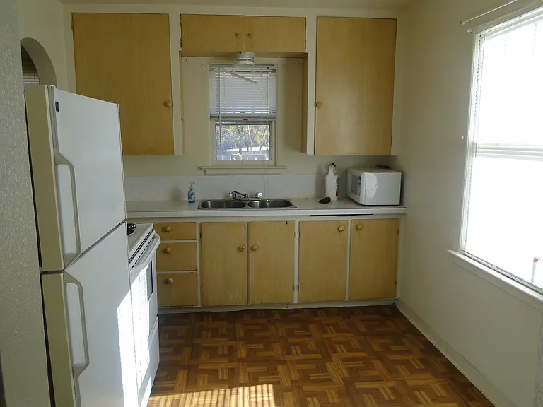 3916 W Albion St — Photo 7