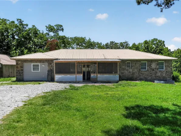 13751 E Ventris Rd, Garfield, AR 72732