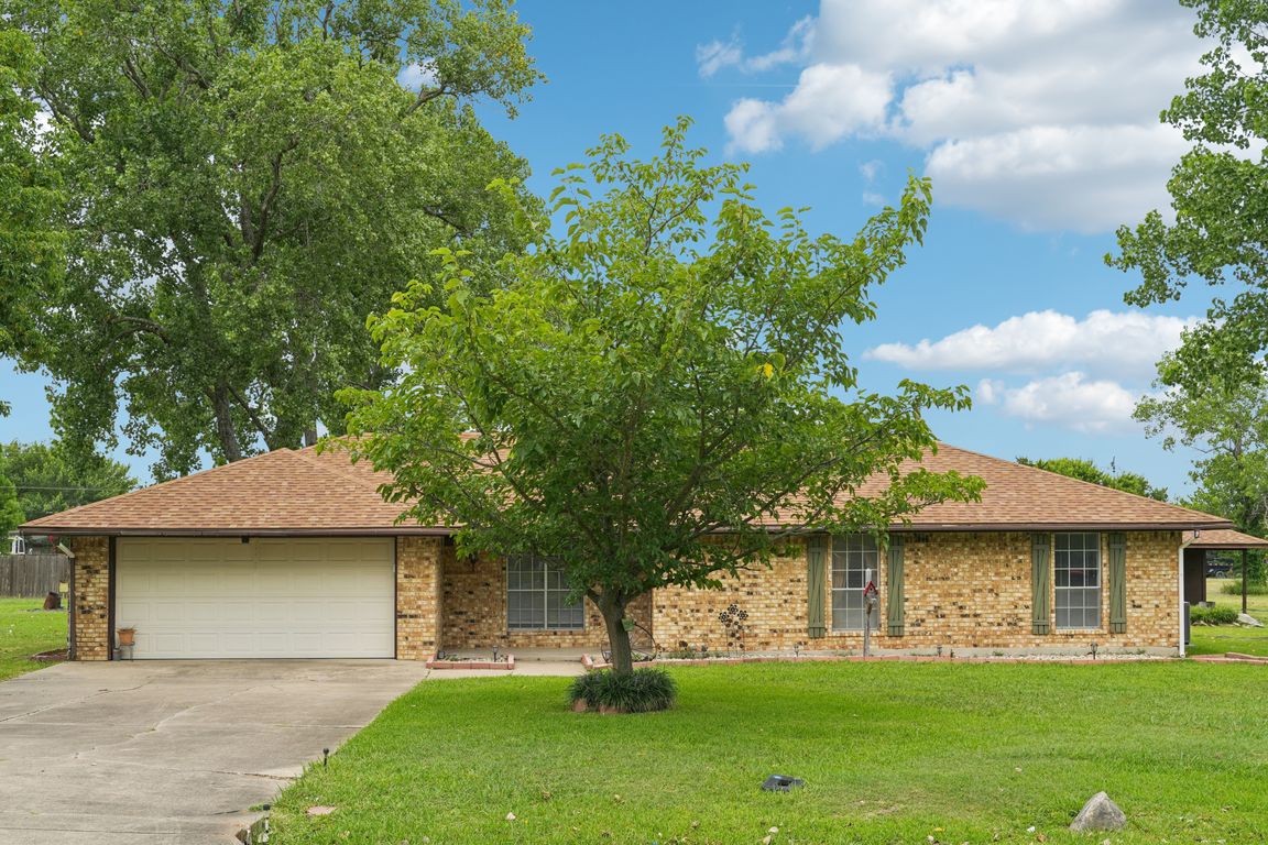 Azalea Ln-S0407-001.jpg