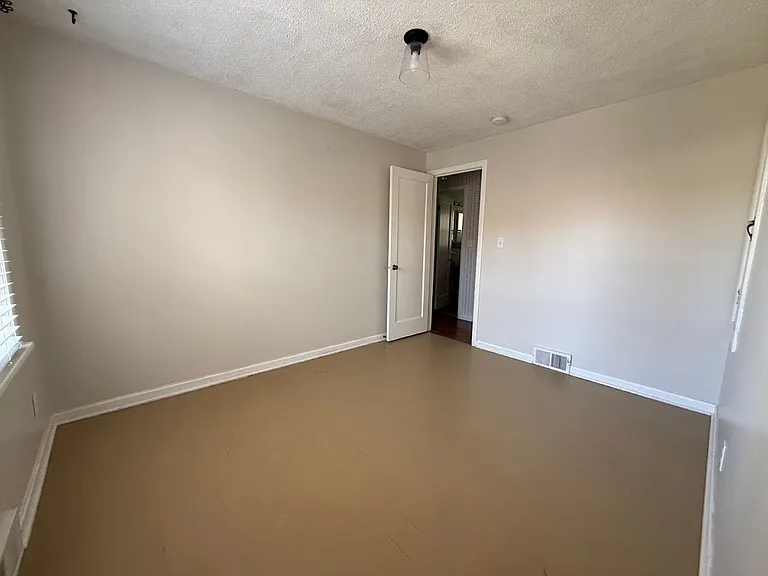 3703 W Rockwell Ave — Photo 10