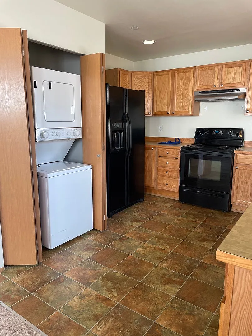 Lovely 2/2.5 DuPont home — Photo 4