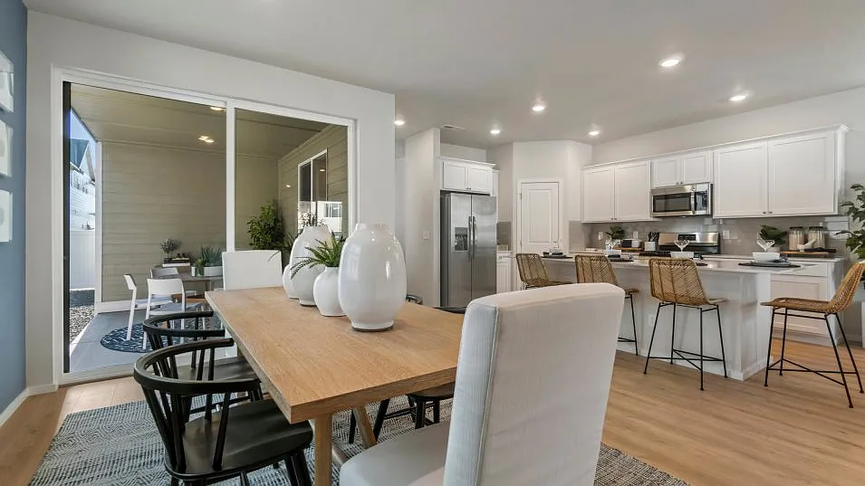 4 bed, 2213 sqft, $2,900 — Photo 2