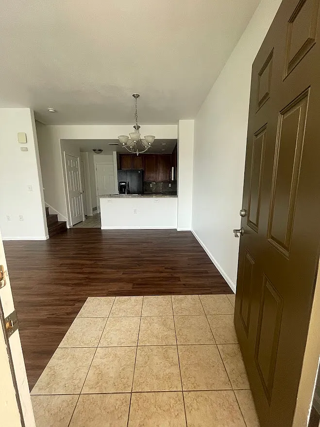 3 bed, 2.5 bath, 1455 sqft, $2,500 — Photo 4