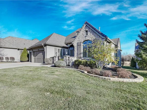 14001 Nicklaus Dr, Overland Park, KS 66223