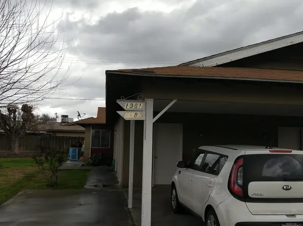 1983 Parker Pl, Hanford, CA 93230