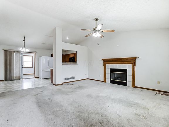 3rd image of 8264 Mariposa St