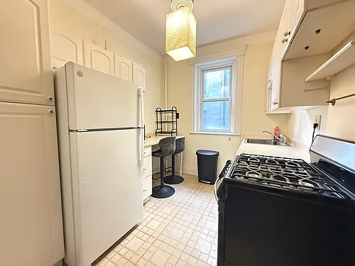 69 Park Dr Photo 1