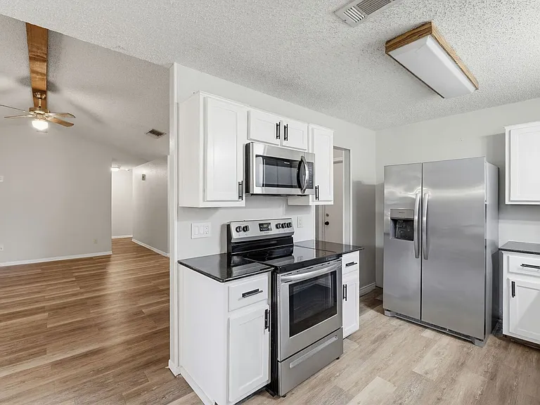 414 Baumann Dr — Photo 7