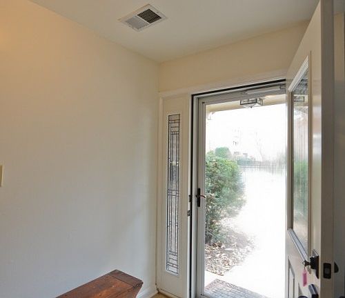 4th image of 3808 Persimmon Cir #203