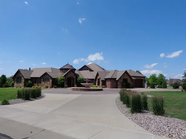 1807 S Sternberg Ct, Hays, KS 67601