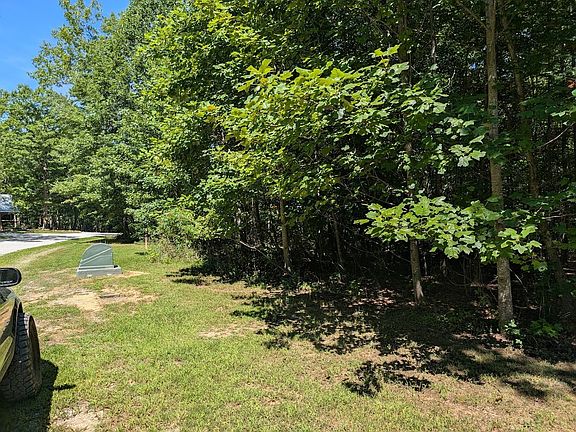 5th image of 140 Sunset Bluff Way