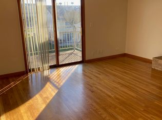 306 Starling Ct APT B, Bloomingdale, IL 60108