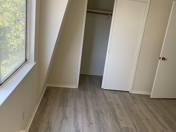 3rd image of 1002 Railroad Ave #4