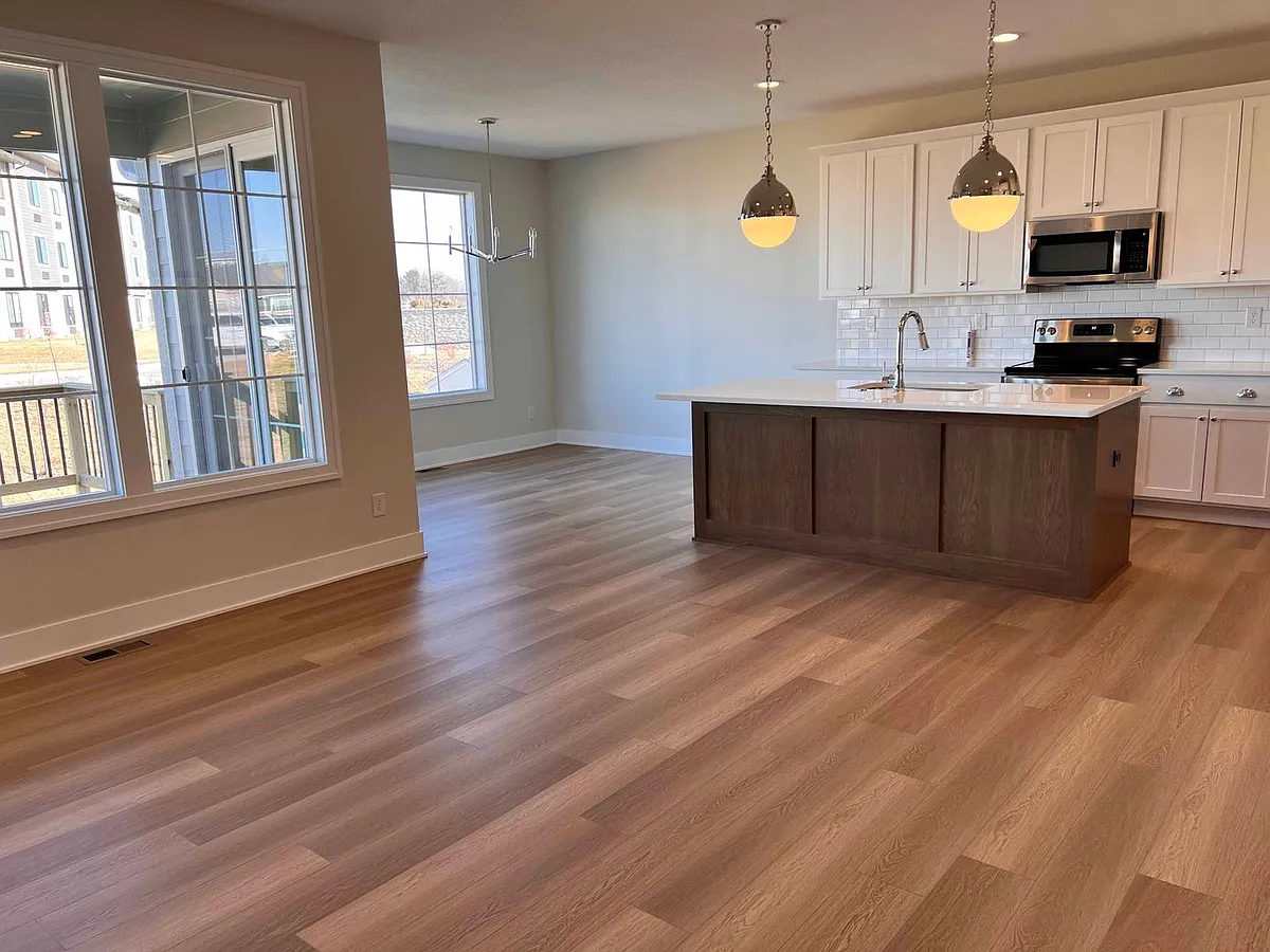 Building Photo - 470 S 91st St