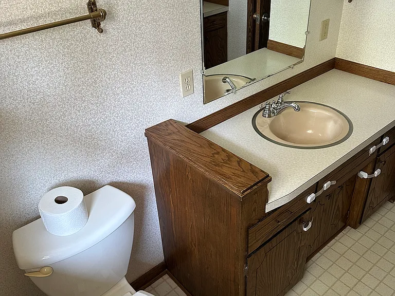 Main floor full bathroom.