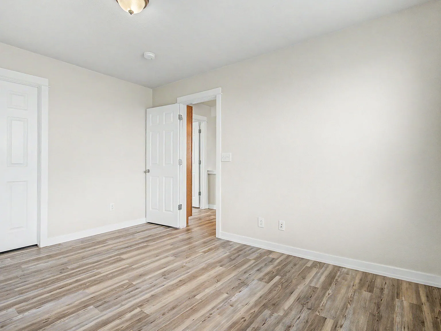 2 bed, 2.0 bath, 1060 sqft, $1,364 — Photo 3