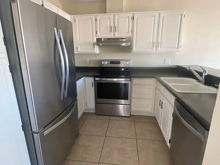 4158 E Tanglewood Dr — Photo 4