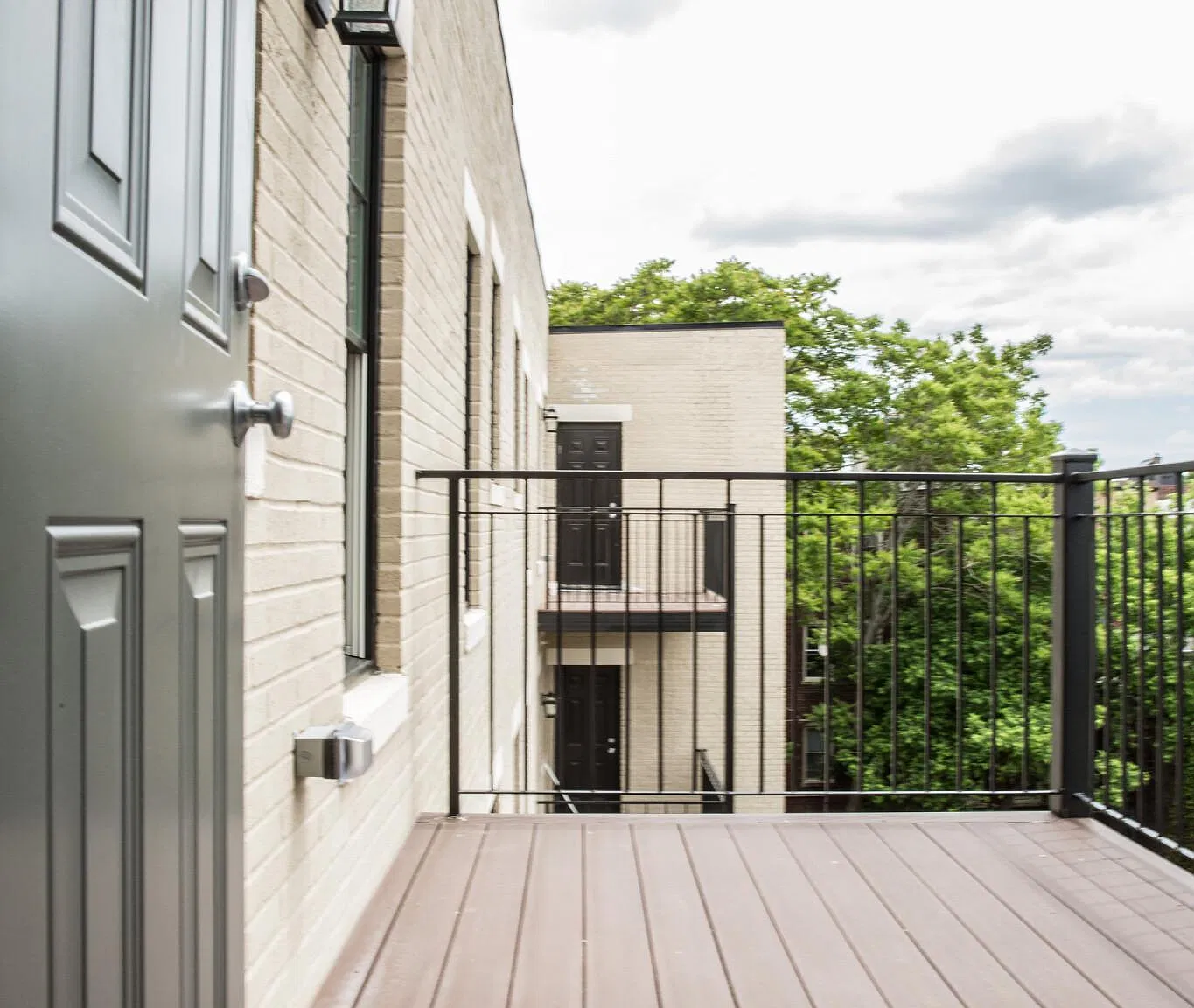 12 Harvard Terrace — Photo 4