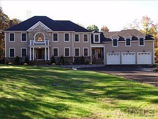 1st image of 5 Moore Dr