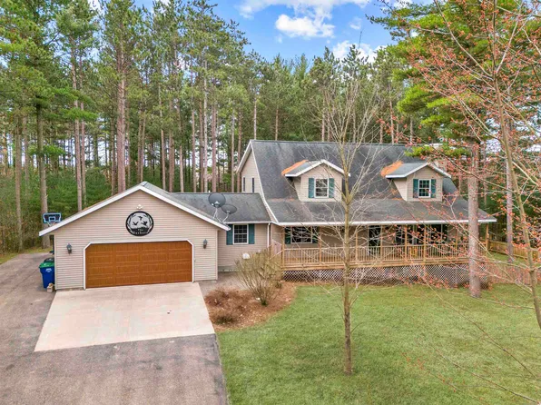 E748 Berkshire Ln, Waupaca, WI 54981
