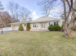 17 Glen Rd, Wayne, NJ 07470