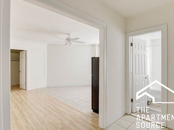 4th image of 2756 N Pine Grove Ave APT 914