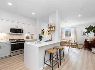 Elara, Woodland Hills, CA 91367