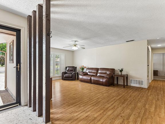 4th image of 1508 Glen Burnie Dr