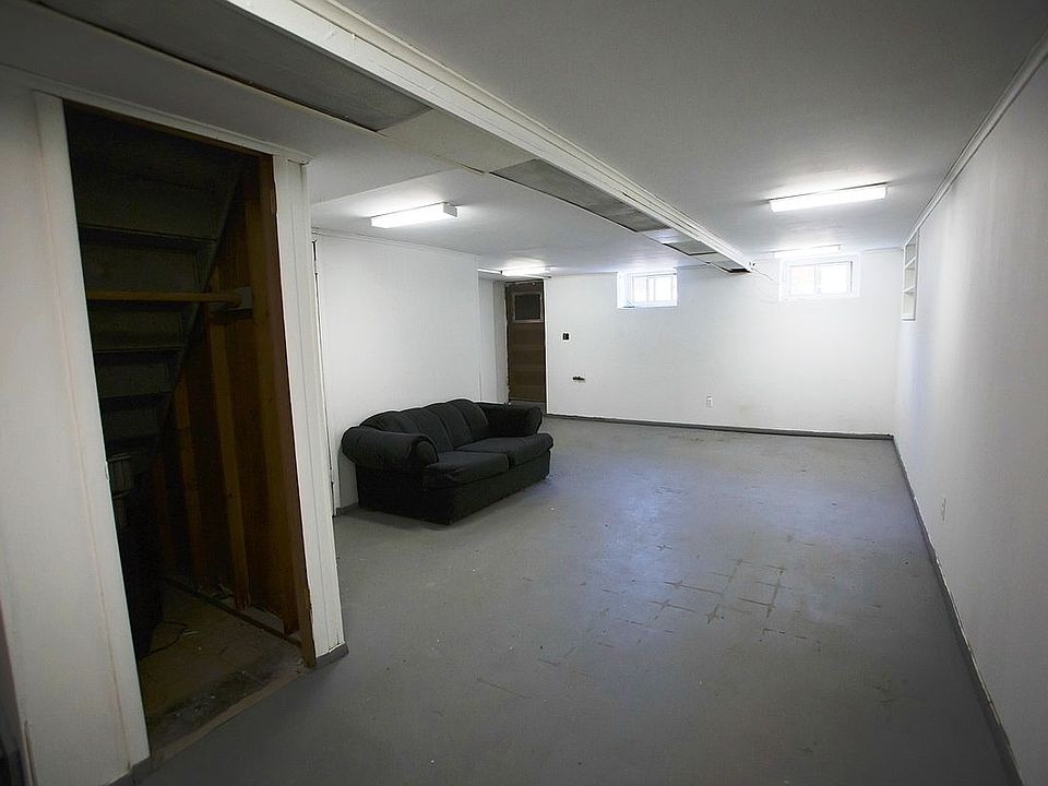 1st image of 1912 E 51st St #4