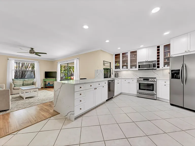 88 Pinehill Trl E — Photo 9