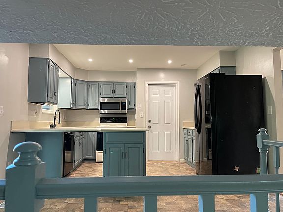 3rd image of 115 Brookwood Dr