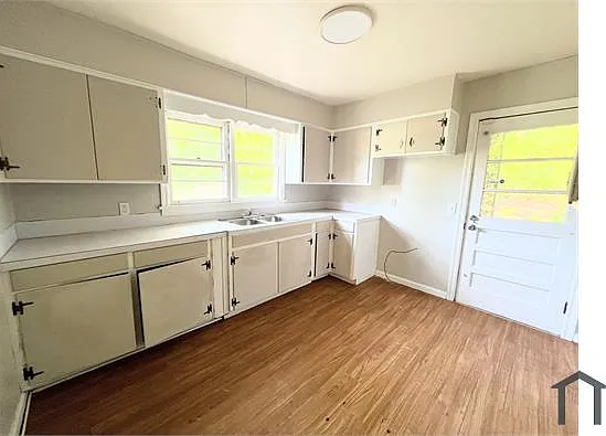 4 bed, 1682 sqft, $1,500 — Photo 2