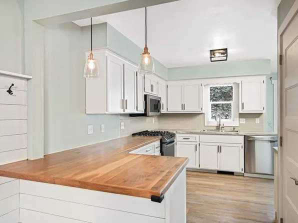 3121 Florida Ave N, Crystal, MN 55427