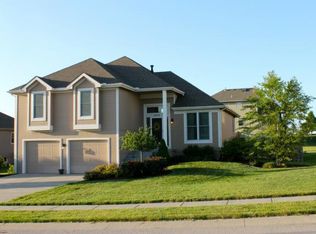10919 N Madison St, Kansas City, MO 64155